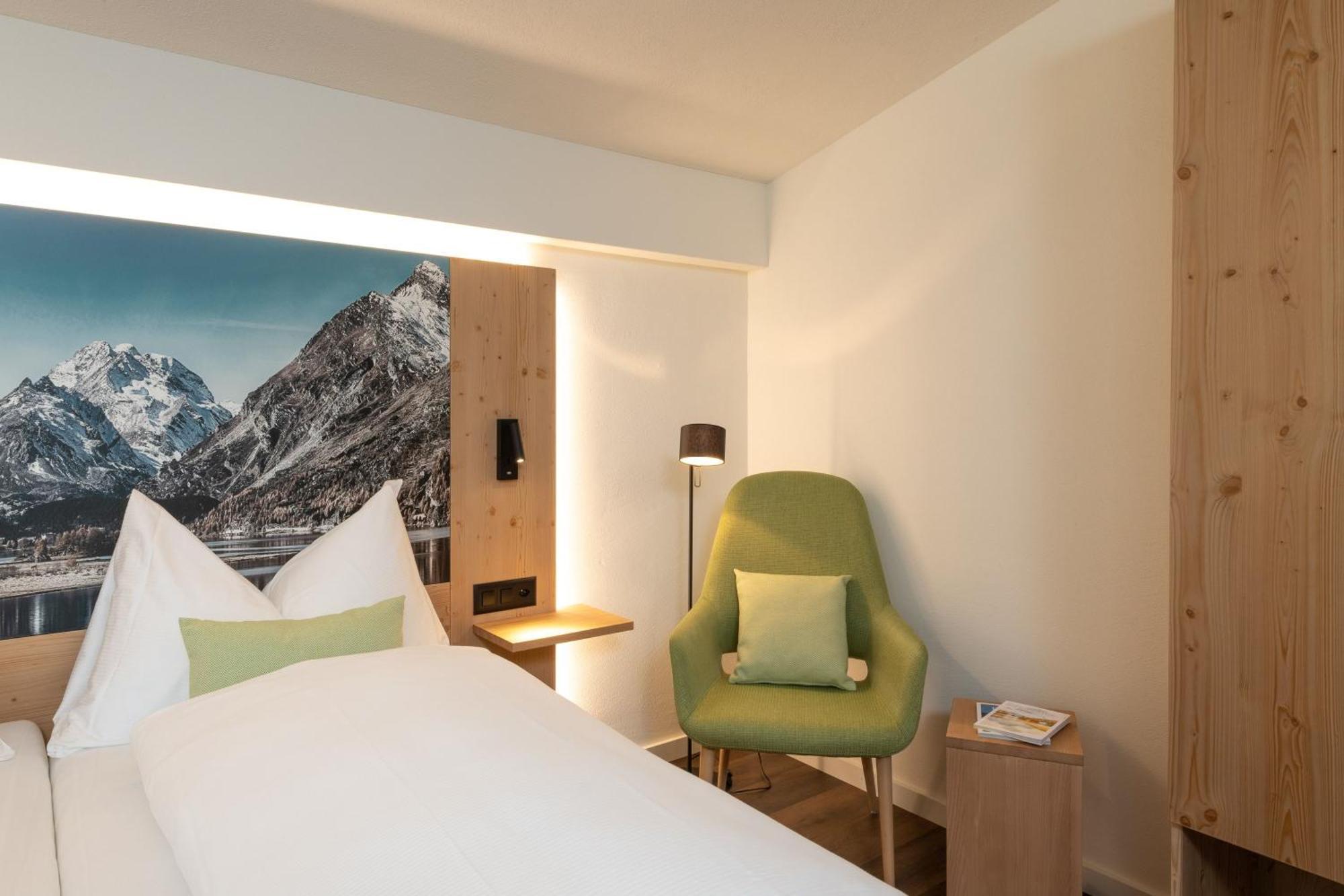 Berghotel Randolins St. Moritz Exterior photo
