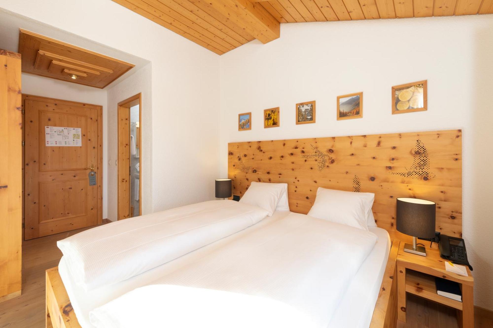 Berghotel Randolins St. Moritz Room photo