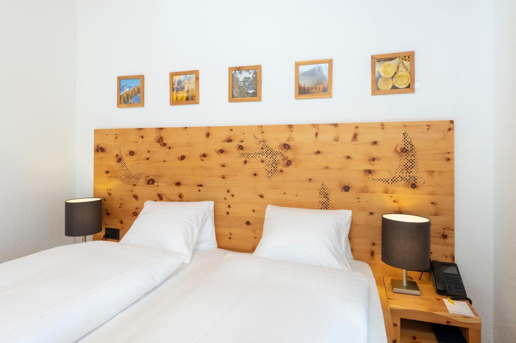 Berghotel Randolins St. Moritz Room photo